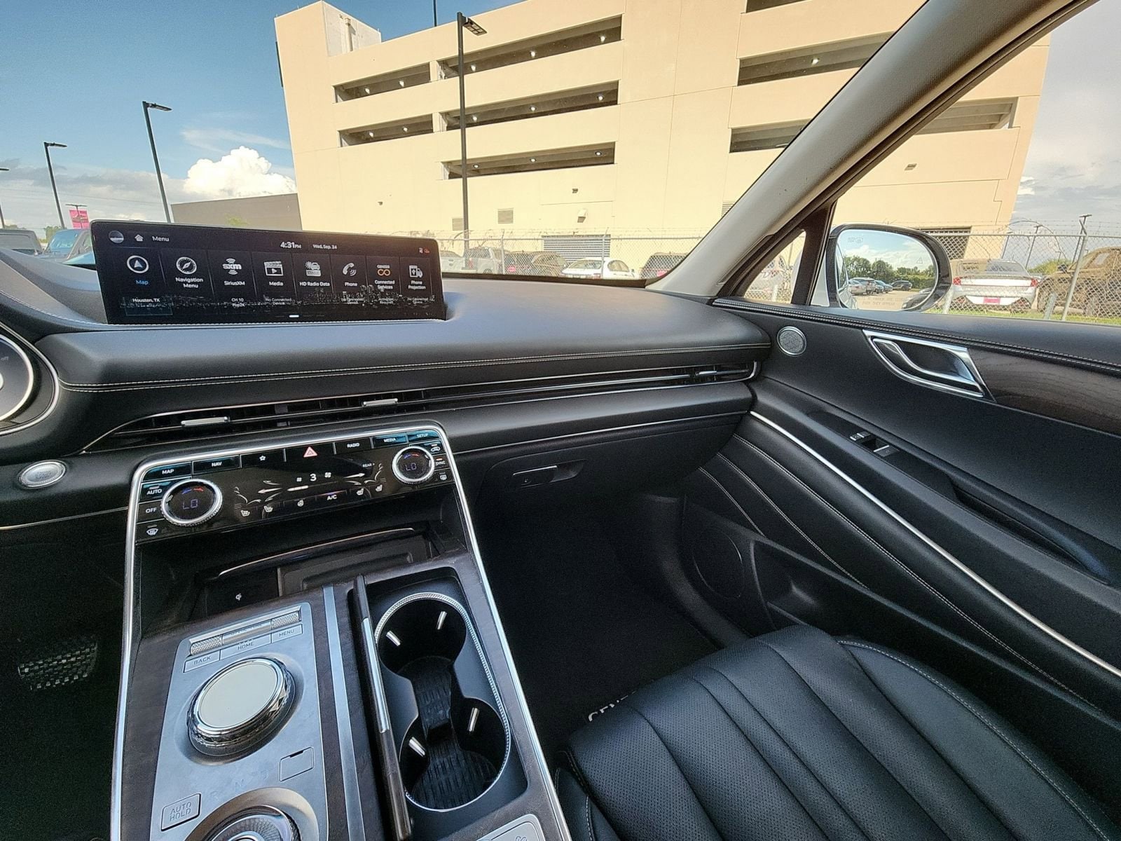 Thumbnail: 2024 Genesis GV80 - 32