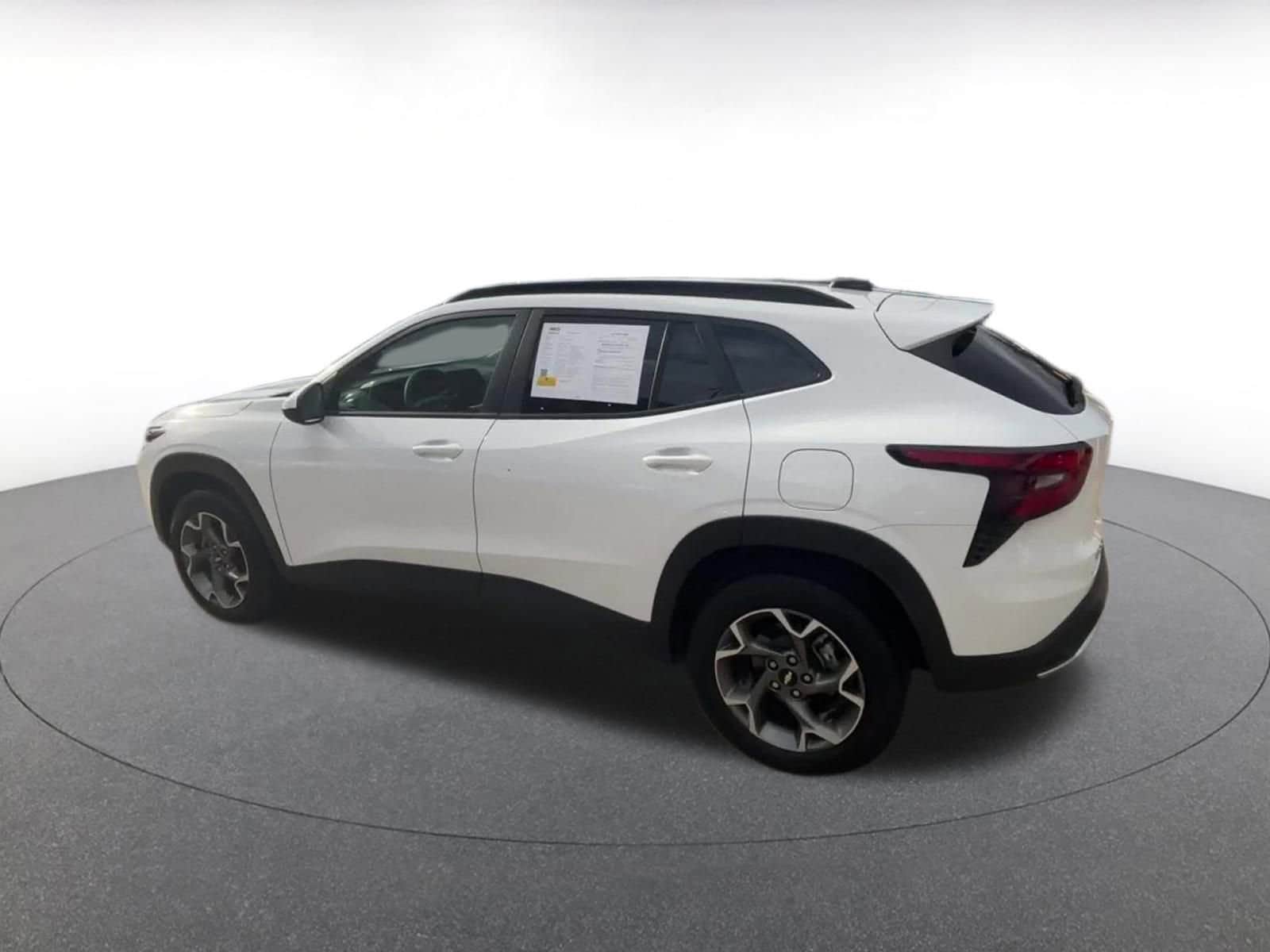 Thumbnail: 2025 Chevrolet Trax - 10