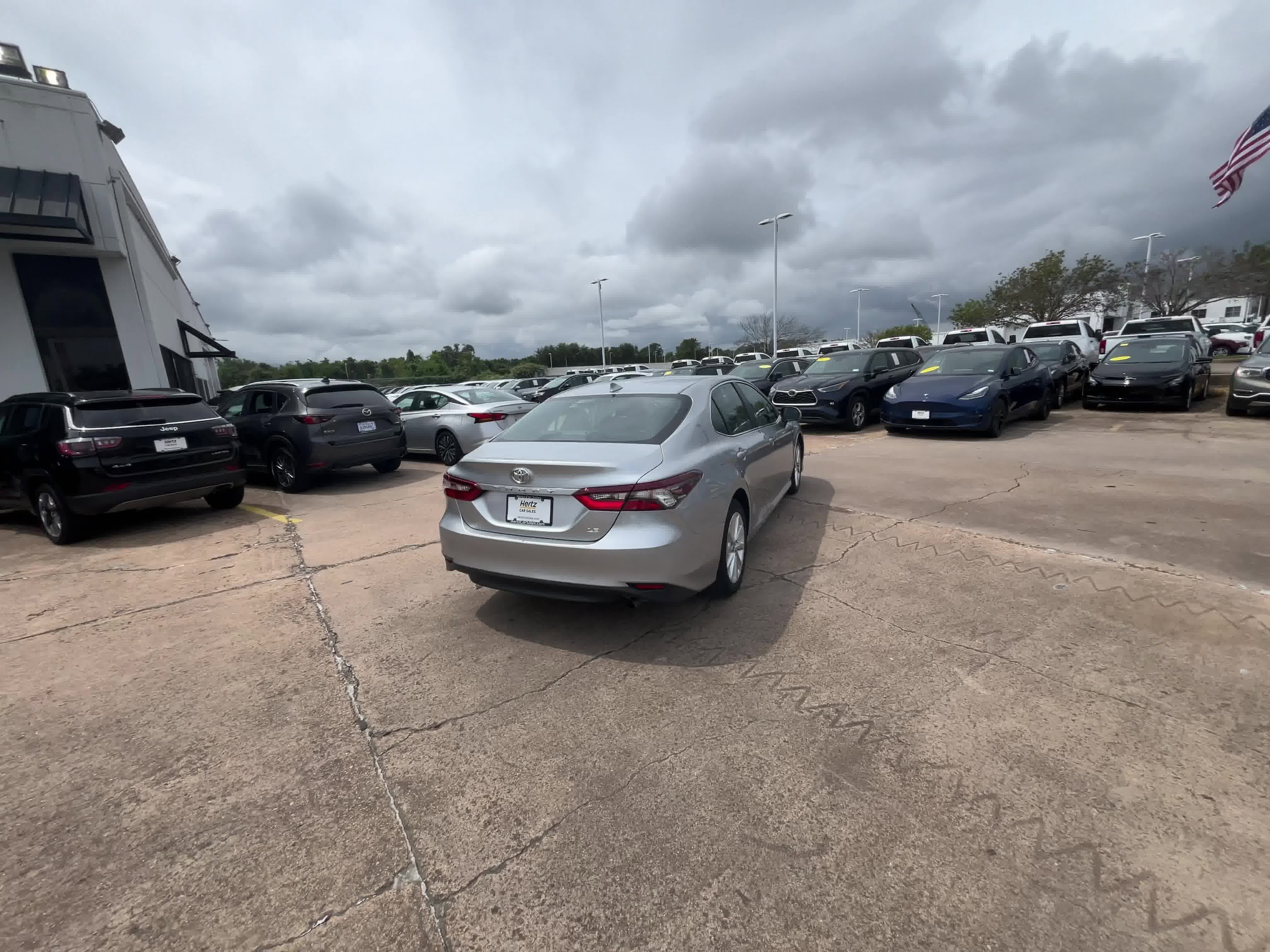 2023 Toyota Camry LE 2