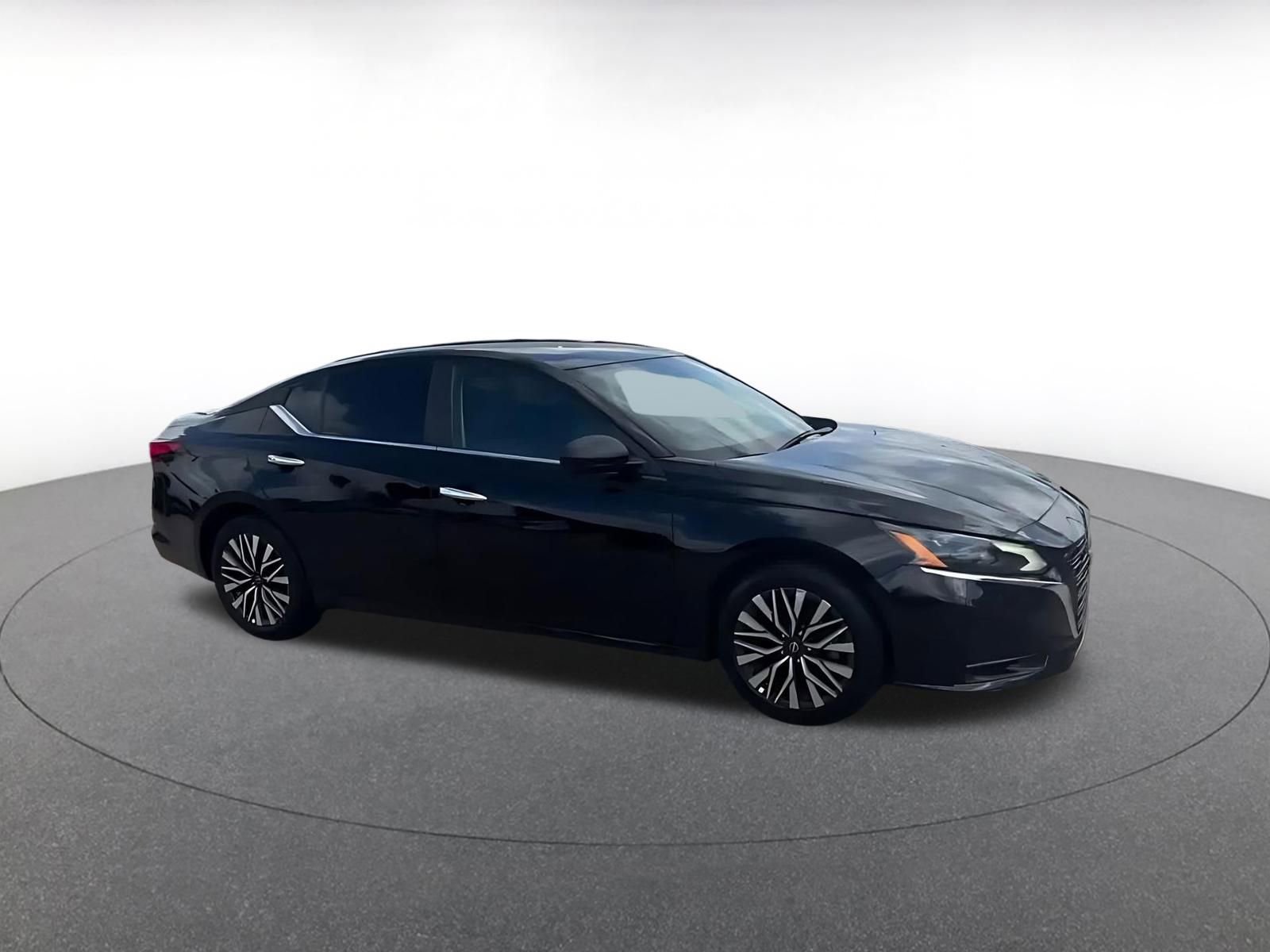 Thumbnail: 2025 Nissan Altima - 2