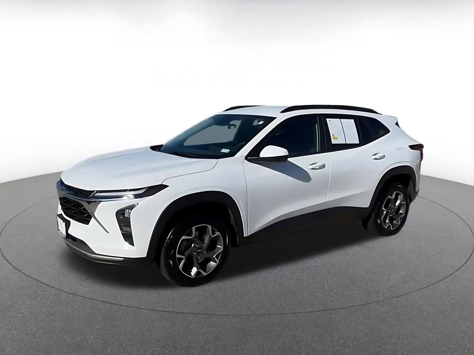 Thumbnail: 2025 Chevrolet Trax - 8