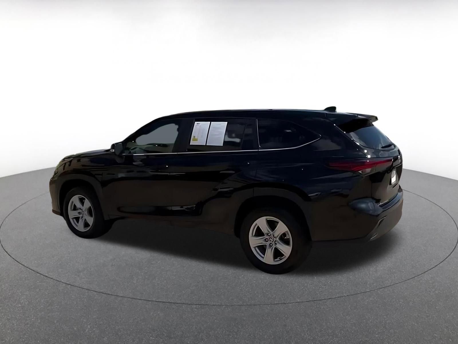 Thumbnail: 2025 Toyota Highlander - 12
