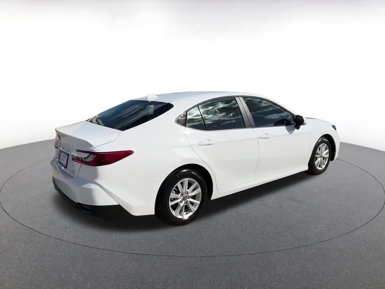 Thumbnail: 2025 Toyota Camry - 15