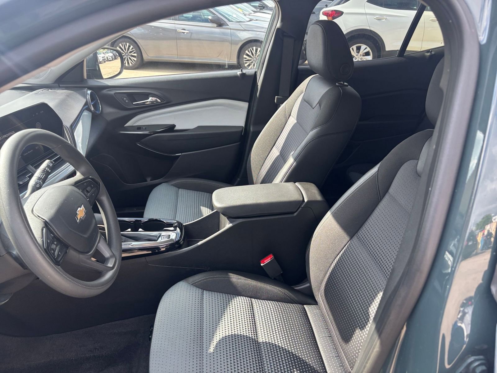 Thumbnail: 2025 Chevrolet Trax - 25