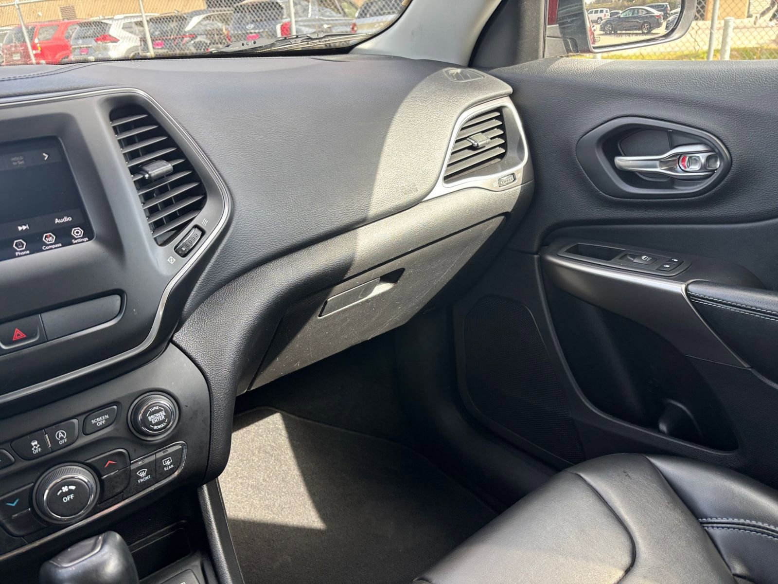 Thumbnail: 2020 Jeep Cherokee - 35