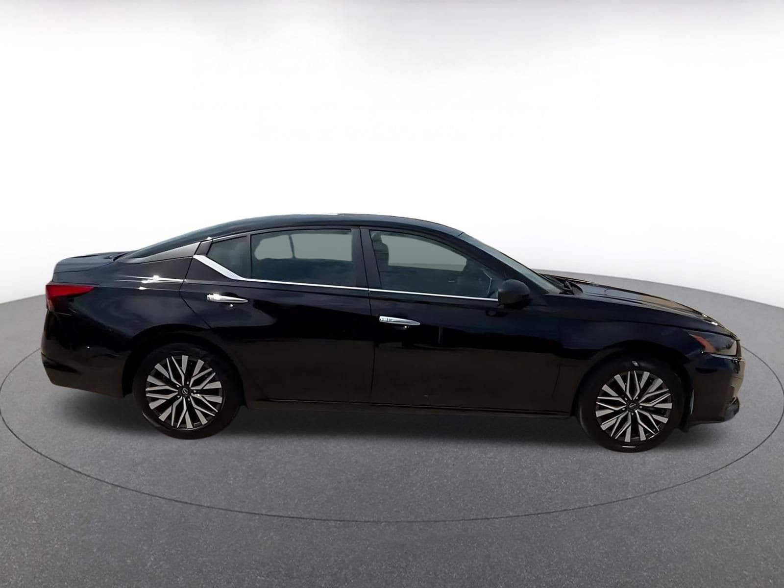 Thumbnail: 2025 Nissan Altima - 16