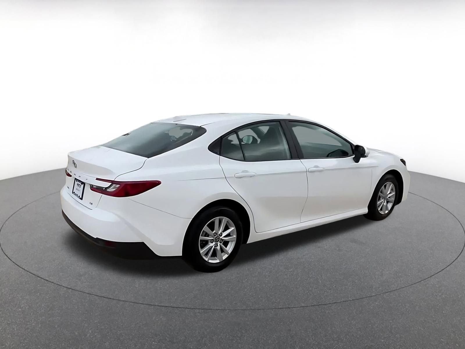 Thumbnail: 2025 Toyota Camry - 14