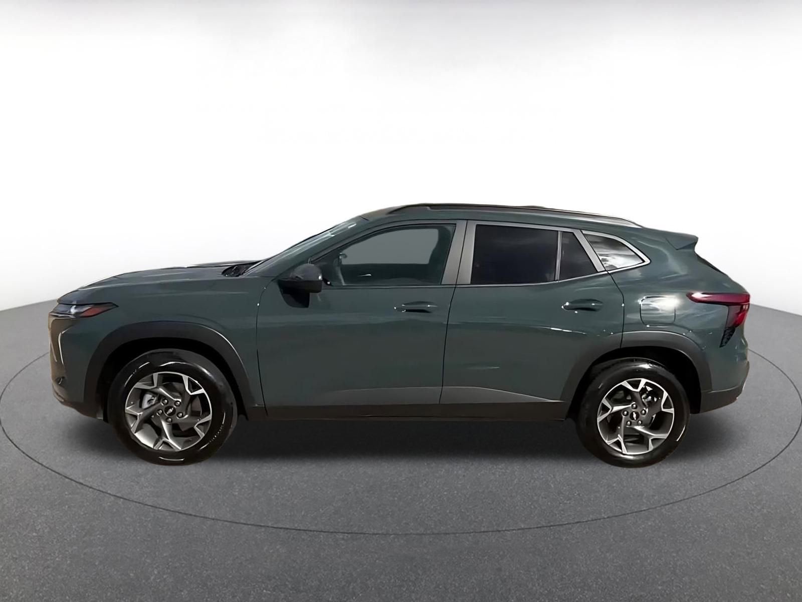 Thumbnail: 2025 Chevrolet Trax - 8