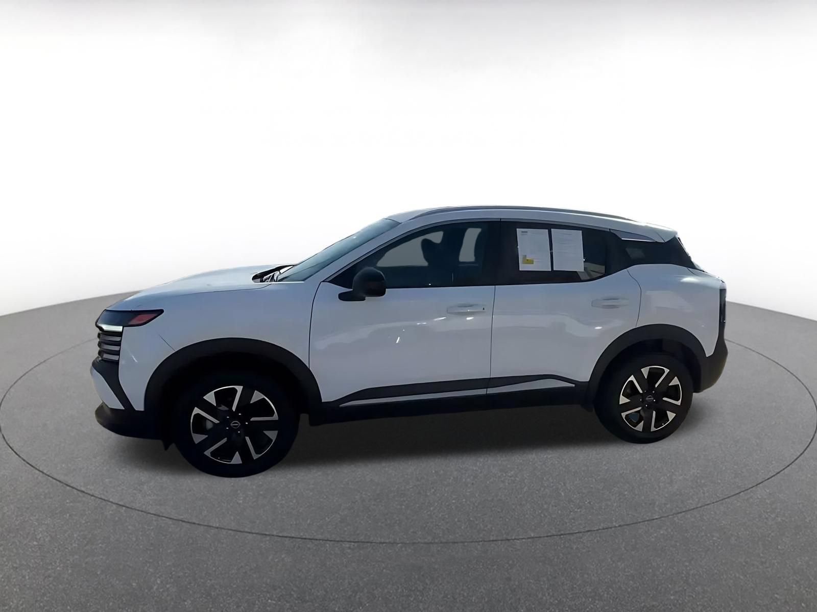 Thumbnail: 2026 Nissan Kicks - 10