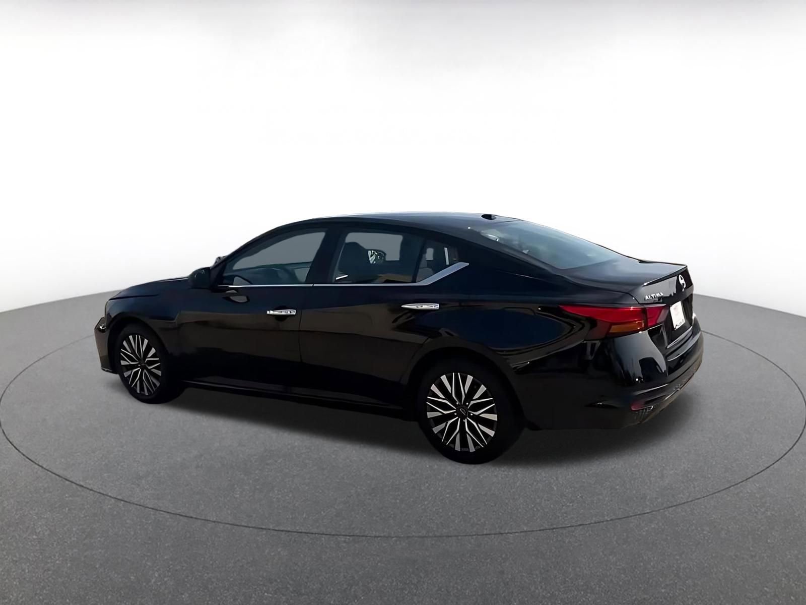 Thumbnail: 2025 Nissan Altima - 10