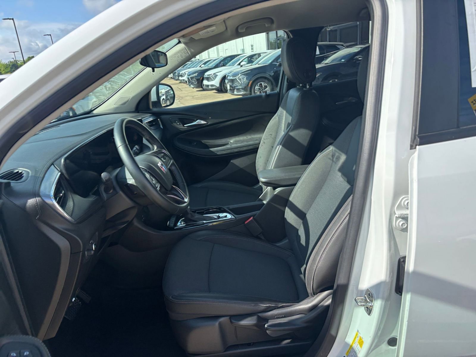 Thumbnail: 2025 Buick Encore GX - 25