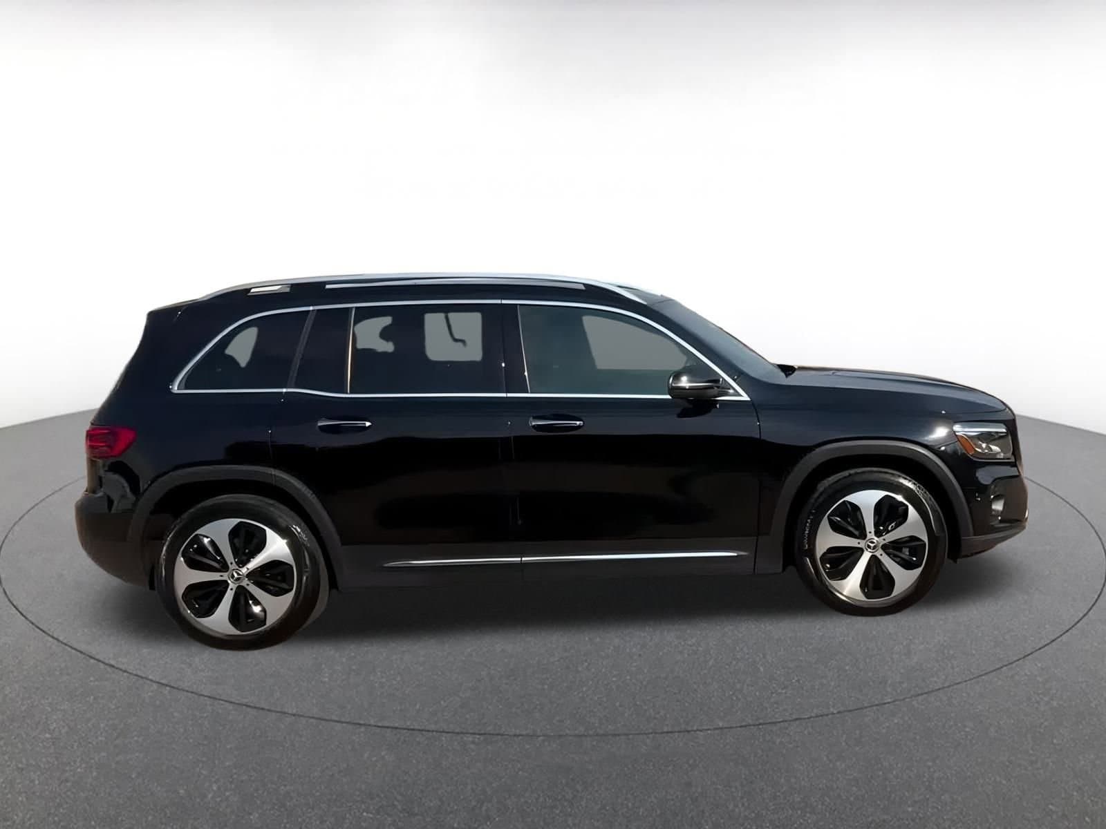 Thumbnail: 2024 Mercedes-Benz GLB - 16