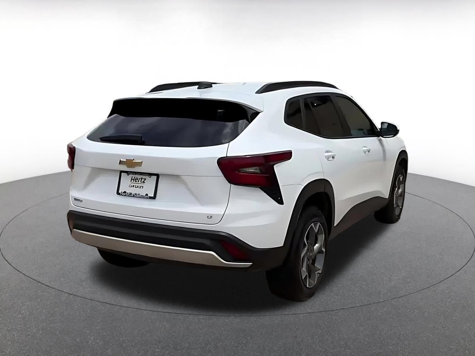Thumbnail: 2025 Chevrolet Trax - 14