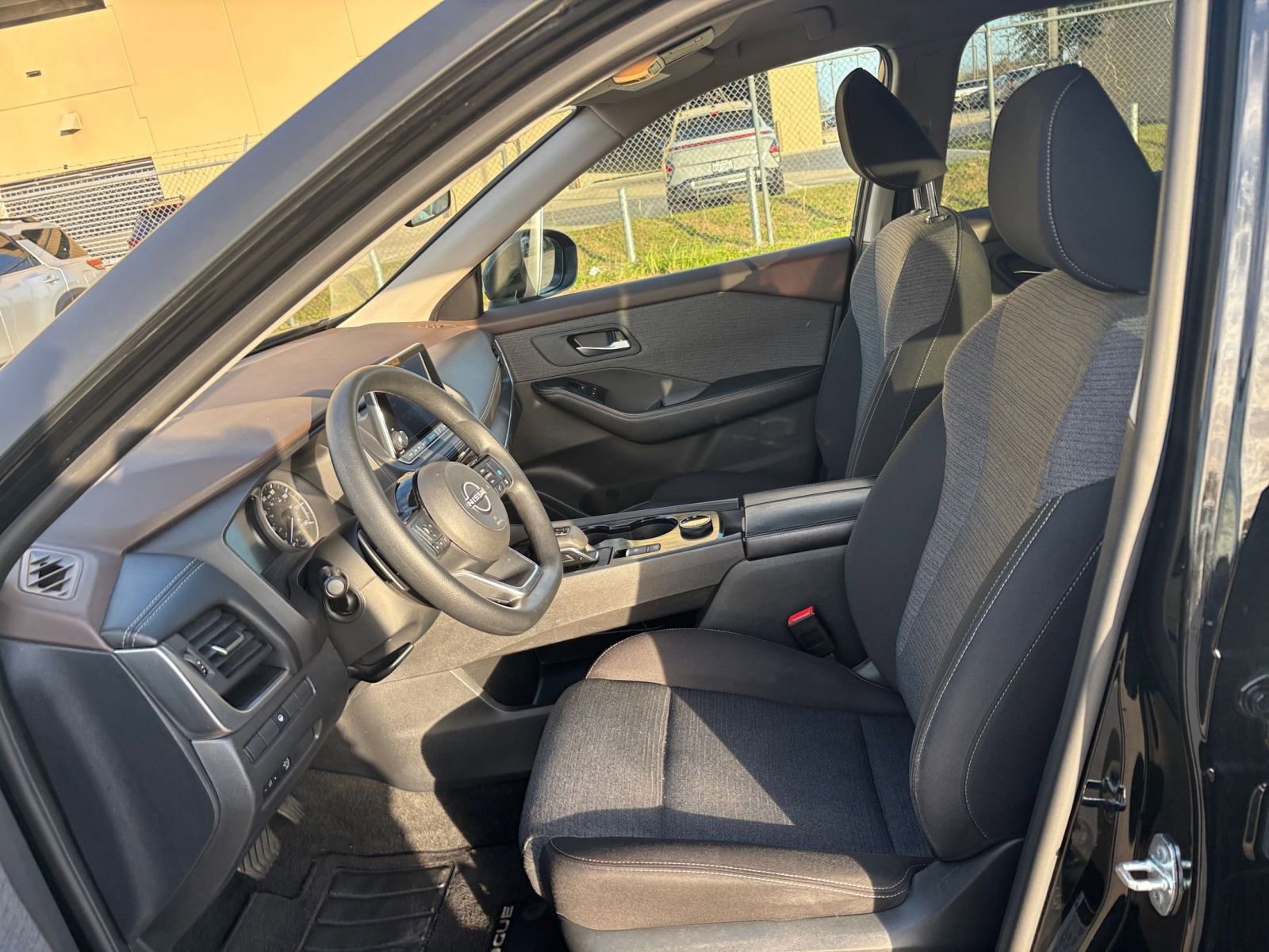 Thumbnail: 2023 Nissan Rogue - 25