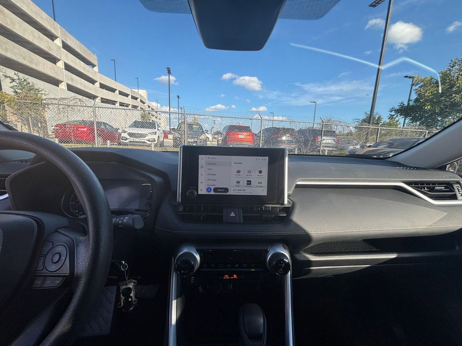 Thumbnail: 2025 Toyota RAV4 - 31