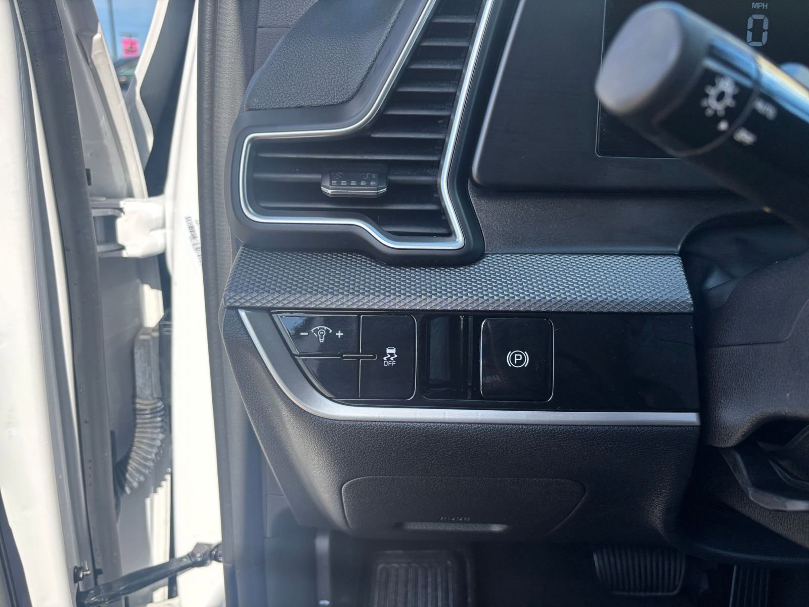 Thumbnail: 2025 Kia Sportage - 32