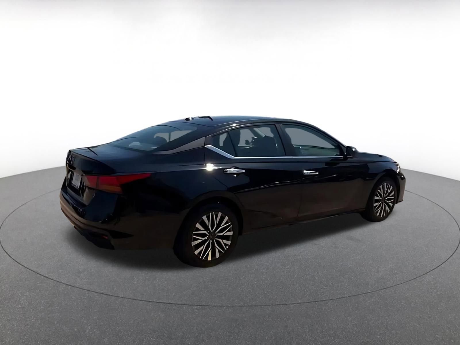 Thumbnail: 2025 Nissan Altima - 12