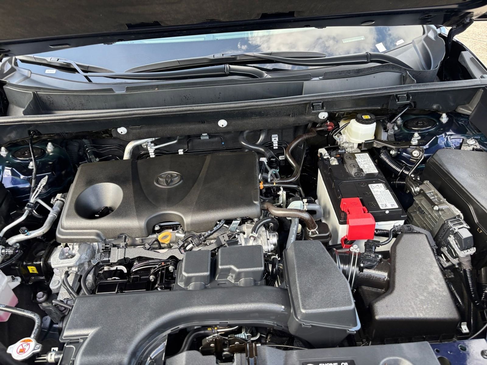 2024 Toyota RAV4 XLE 26