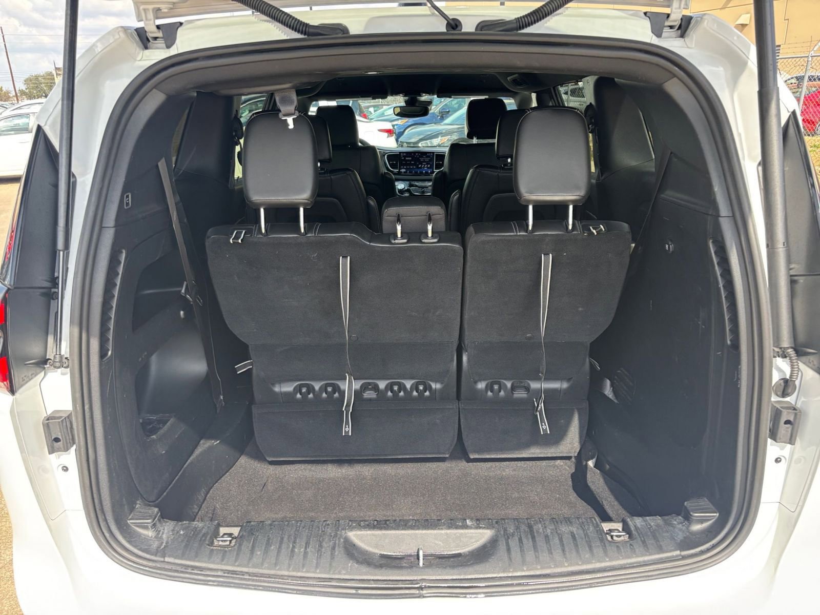 Thumbnail: 2025 Chrysler Pacifica - 34