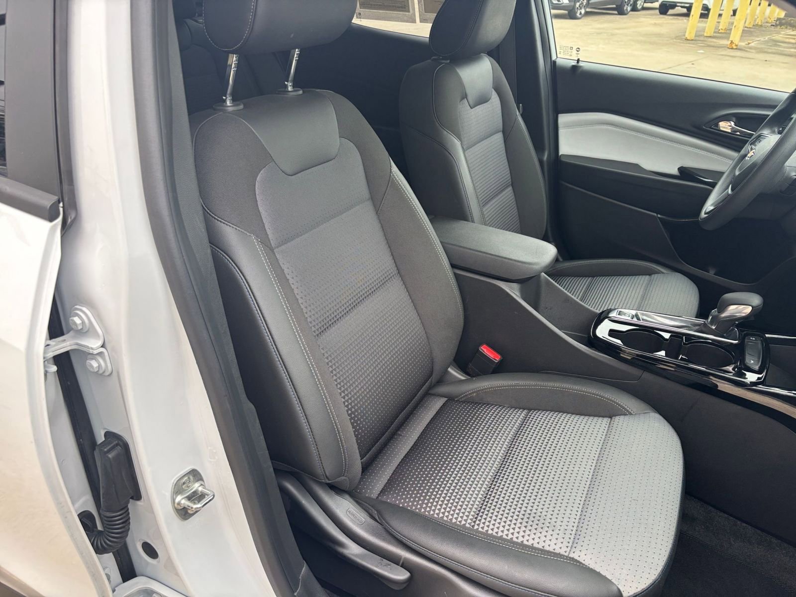 Thumbnail: 2025 Chevrolet Trax - 34