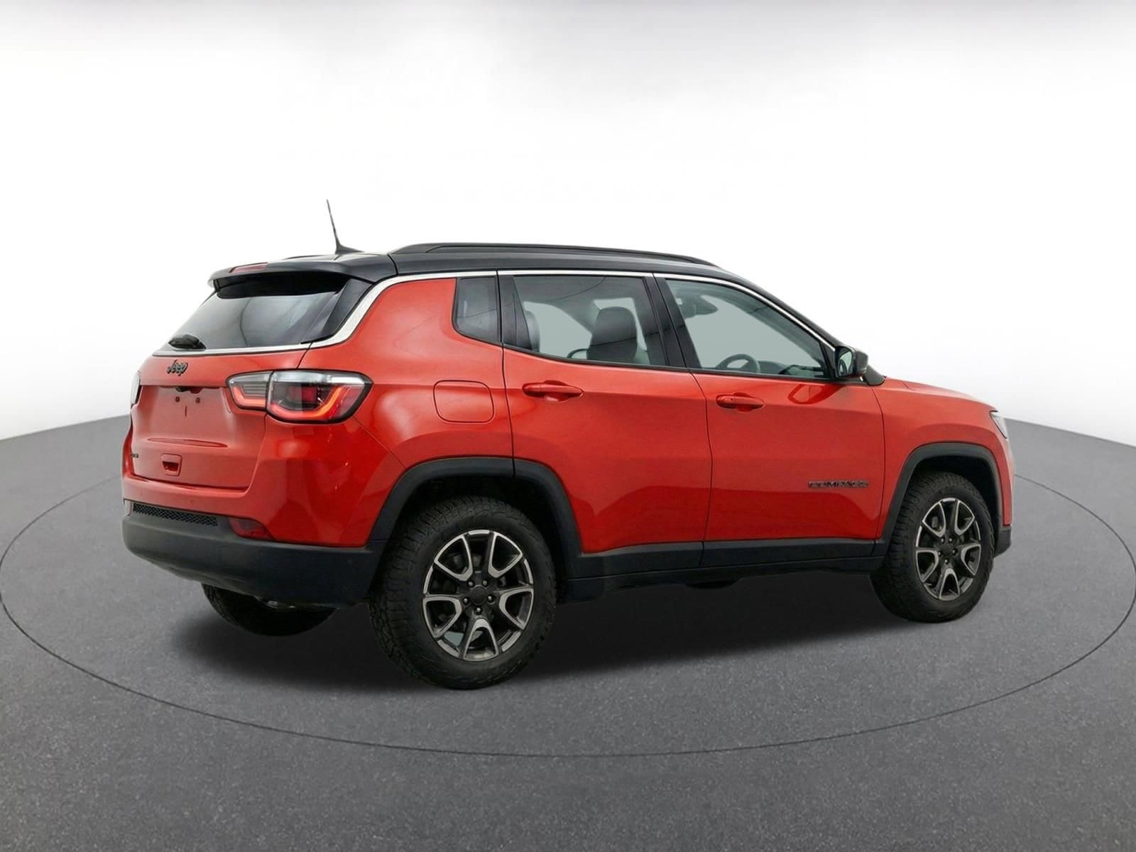 Thumbnail: 2025 Jeep Compass - 9