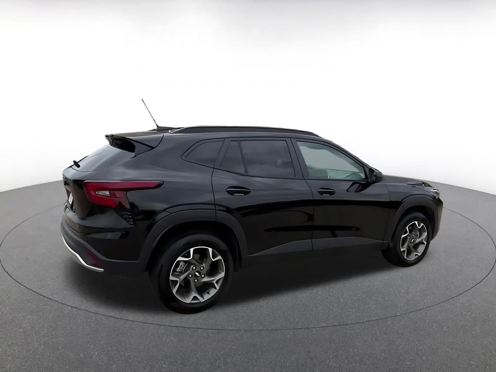 Thumbnail: 2025 Chevrolet Trax - 15