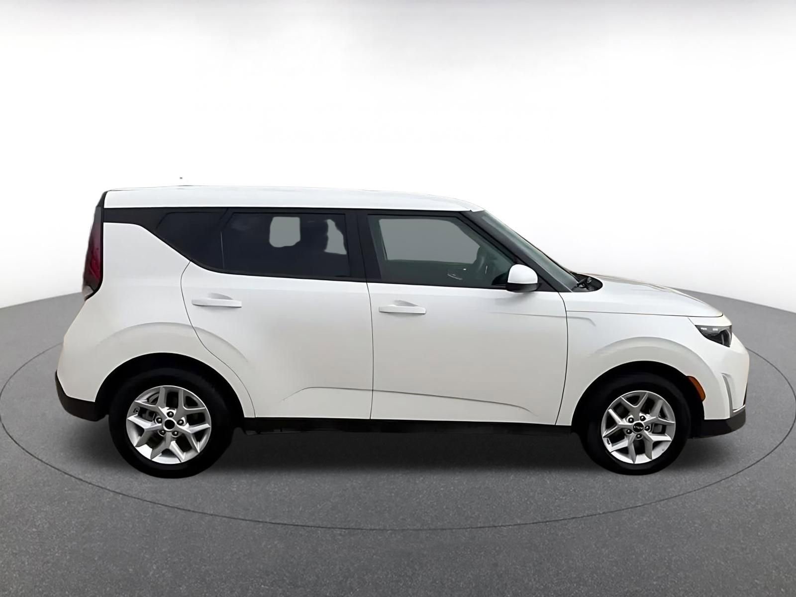 Thumbnail: 2025 Kia Soul - 16
