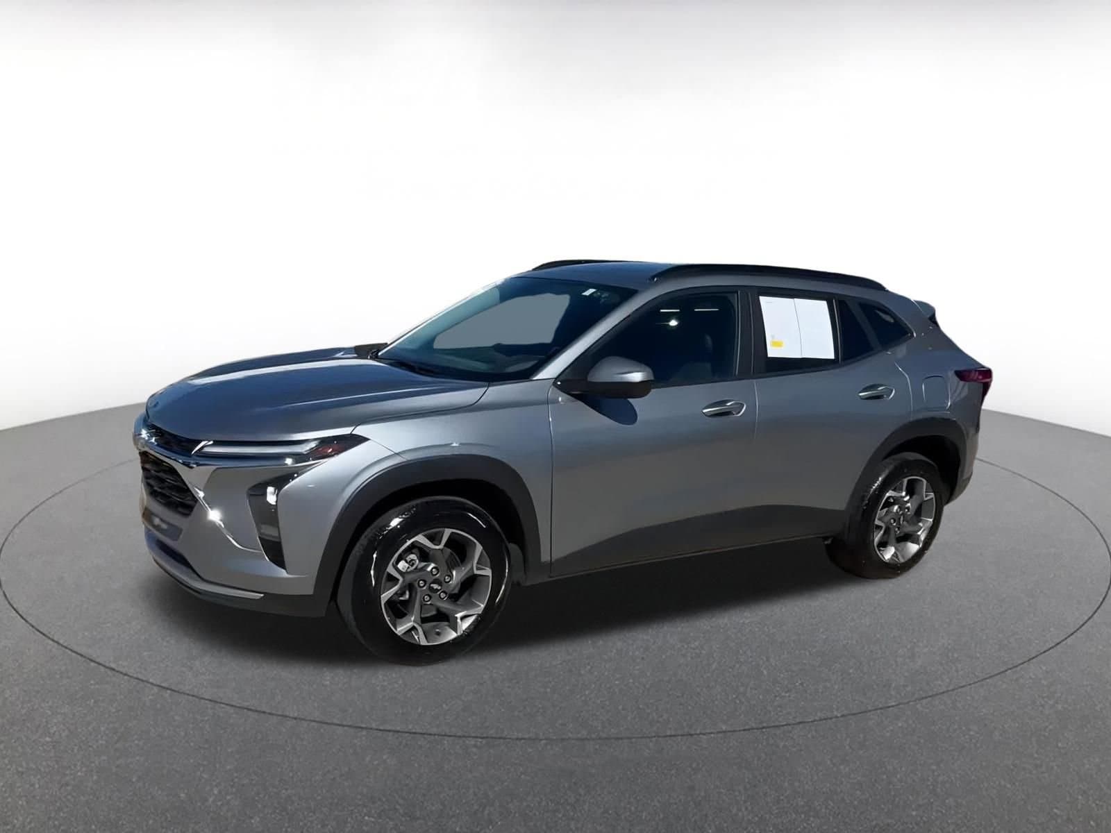 Thumbnail: 2025 Chevrolet Trax - 8