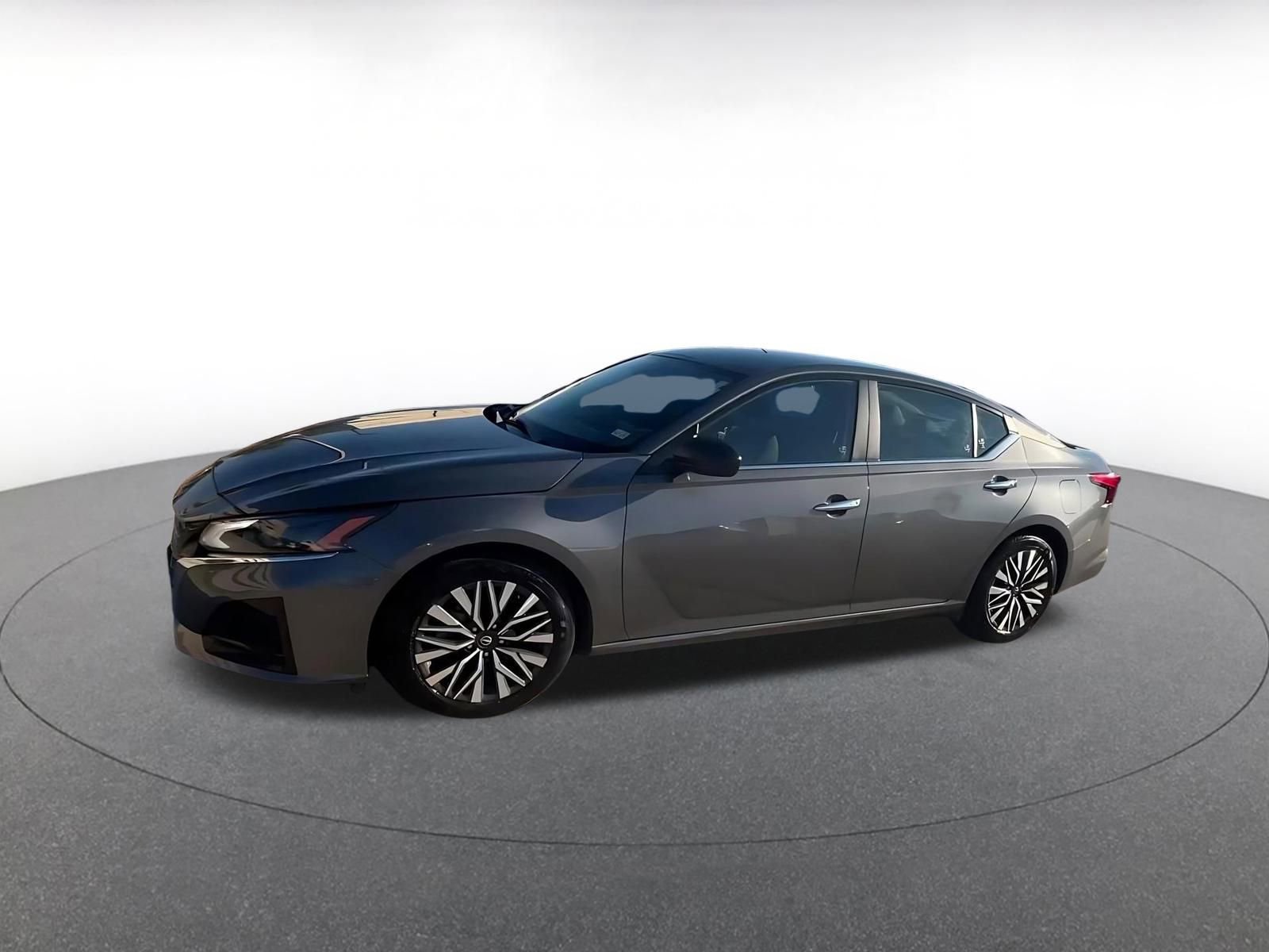 Thumbnail: 2025 Nissan Altima - 8