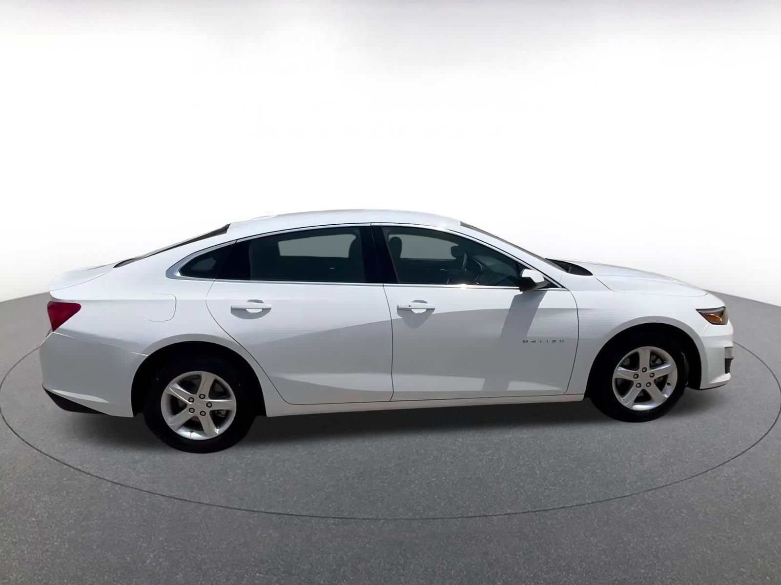 Thumbnail: 2024 Chevrolet Malibu - 15