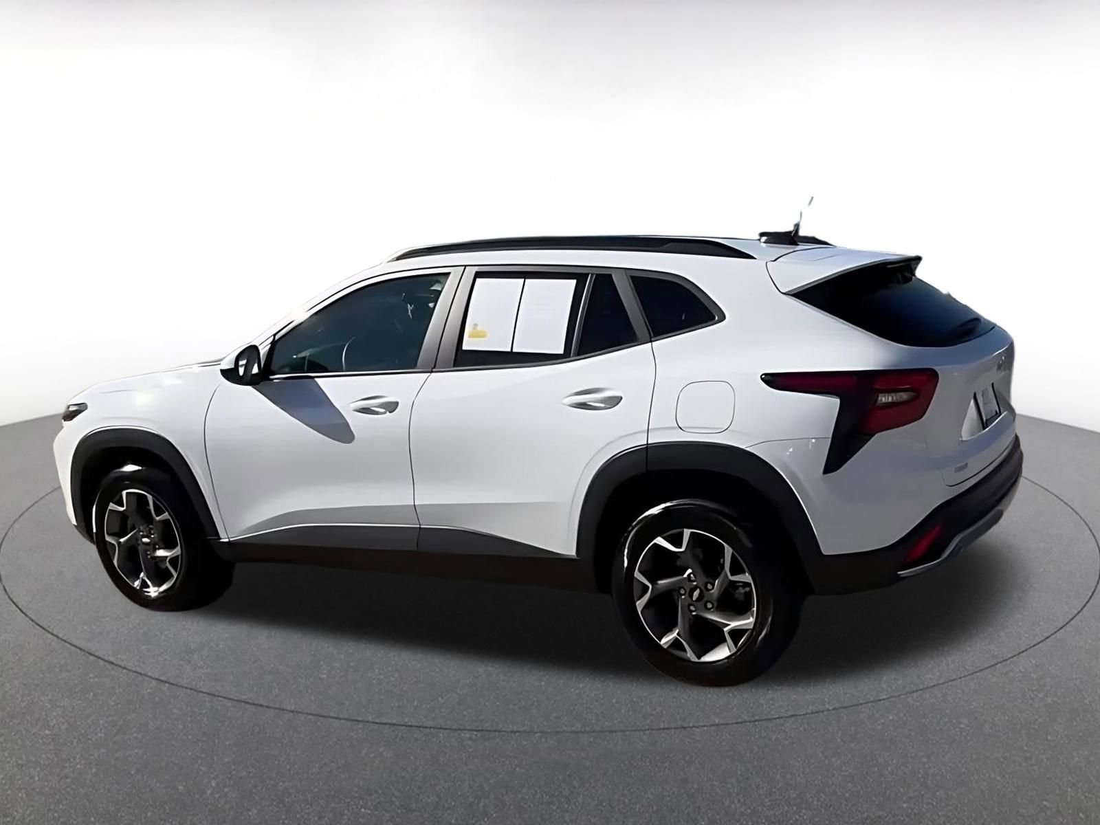 Thumbnail: 2025 Chevrolet Trax - 10