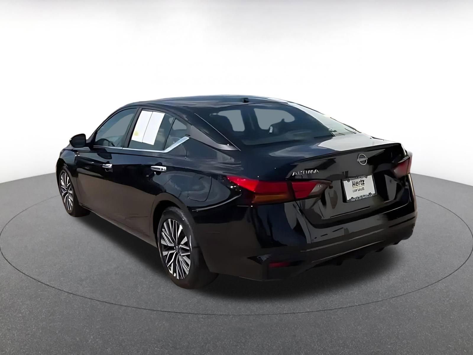 Thumbnail: 2025 Nissan Altima - 10