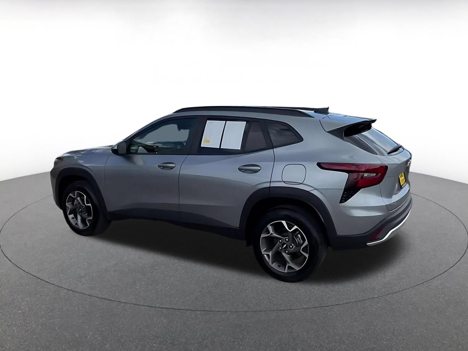 Thumbnail: 2025 Chevrolet Trax - 4