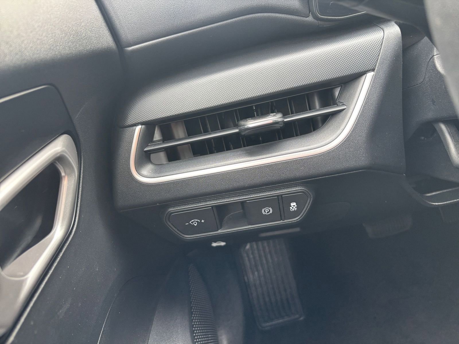 Thumbnail: 2025 Kia K4 - 33