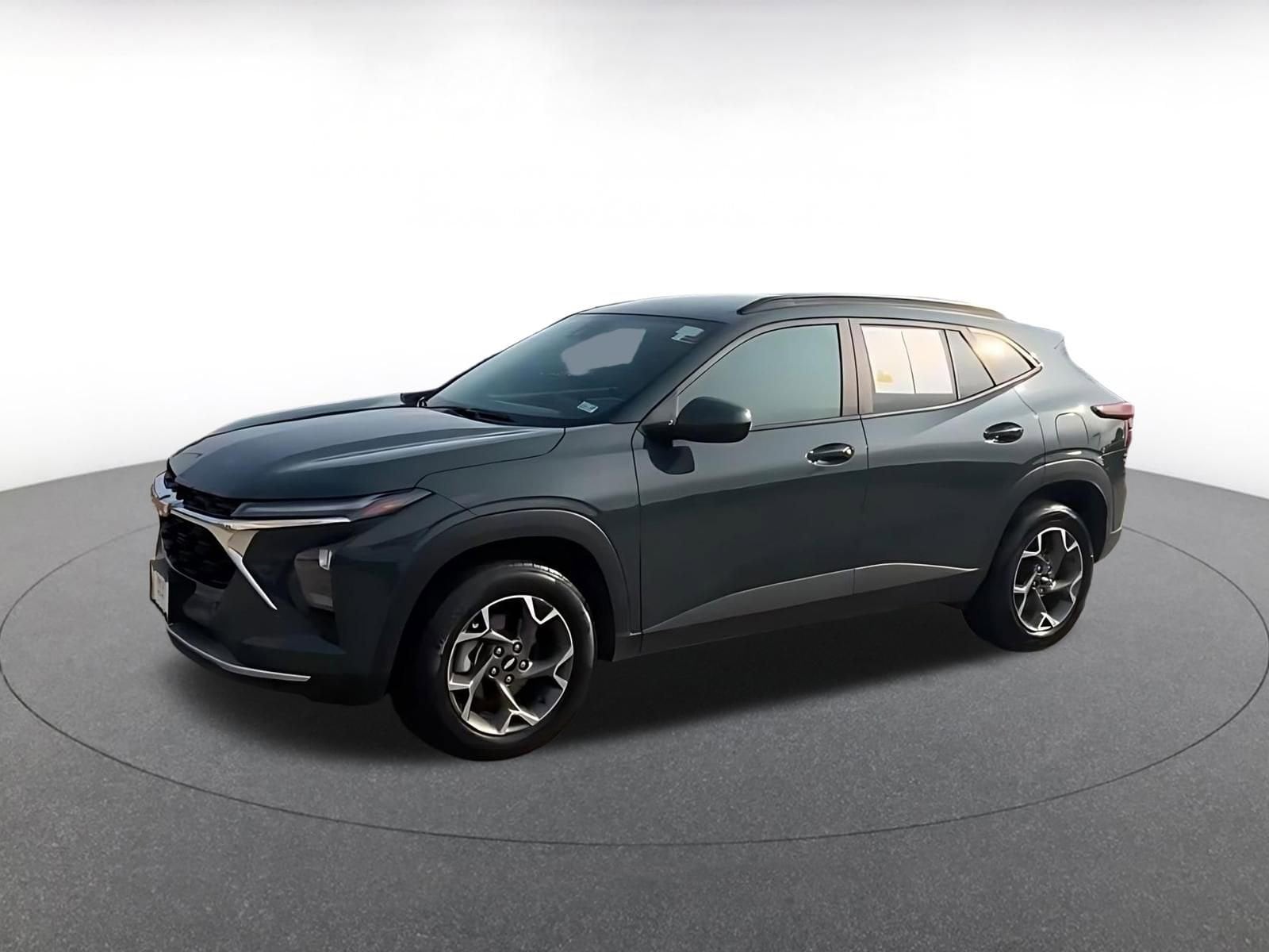 Thumbnail: 2025 Chevrolet Trax - 8