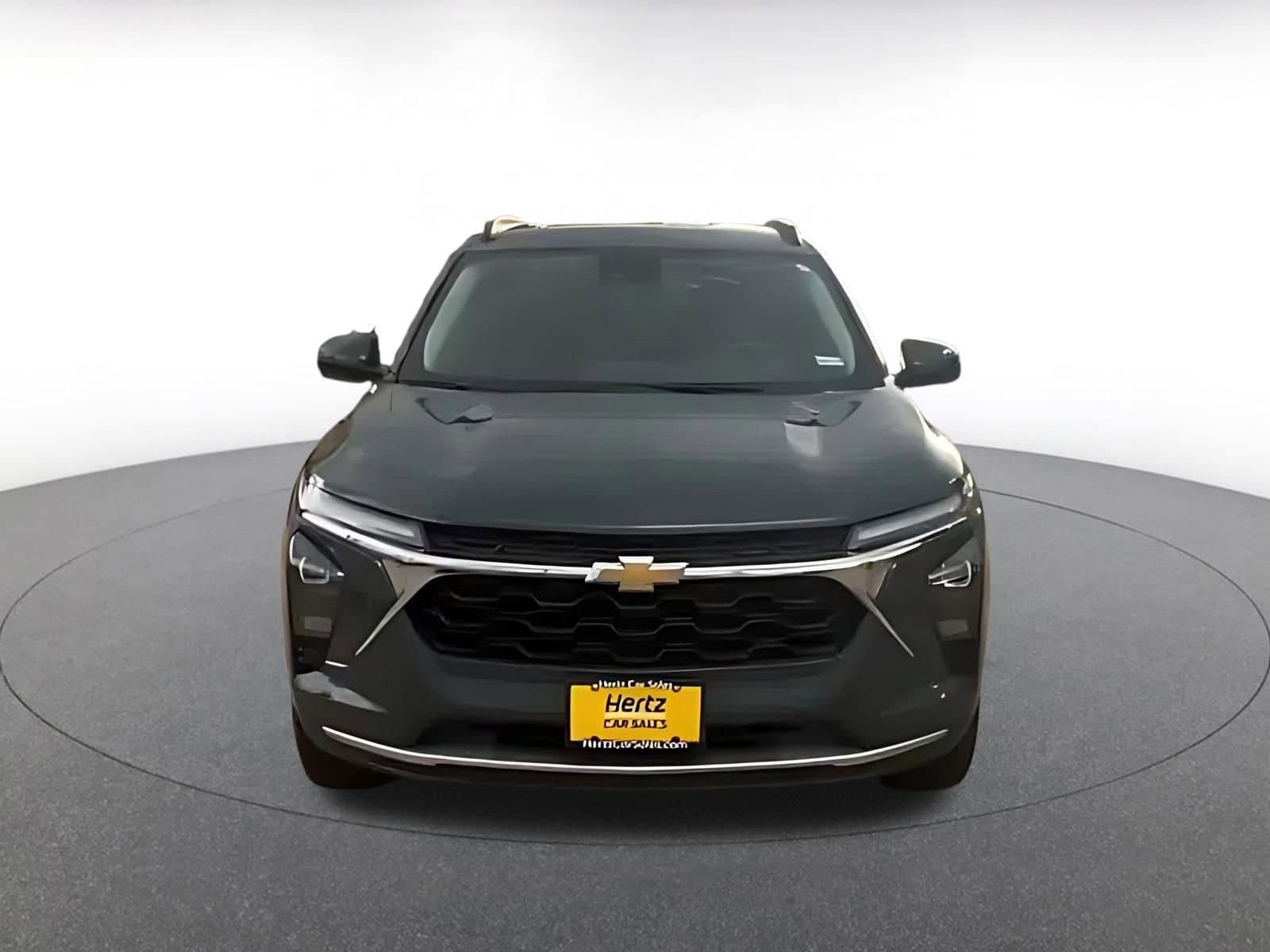 Thumbnail: 2025 Chevrolet Trax - 4