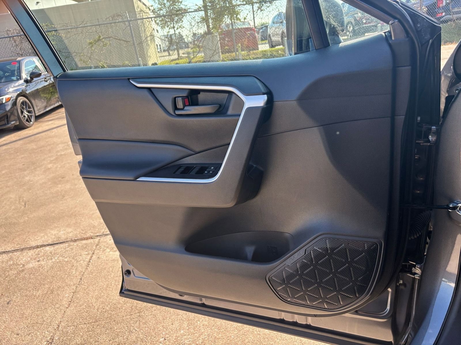 Thumbnail: 2025 Toyota RAV4 - 20