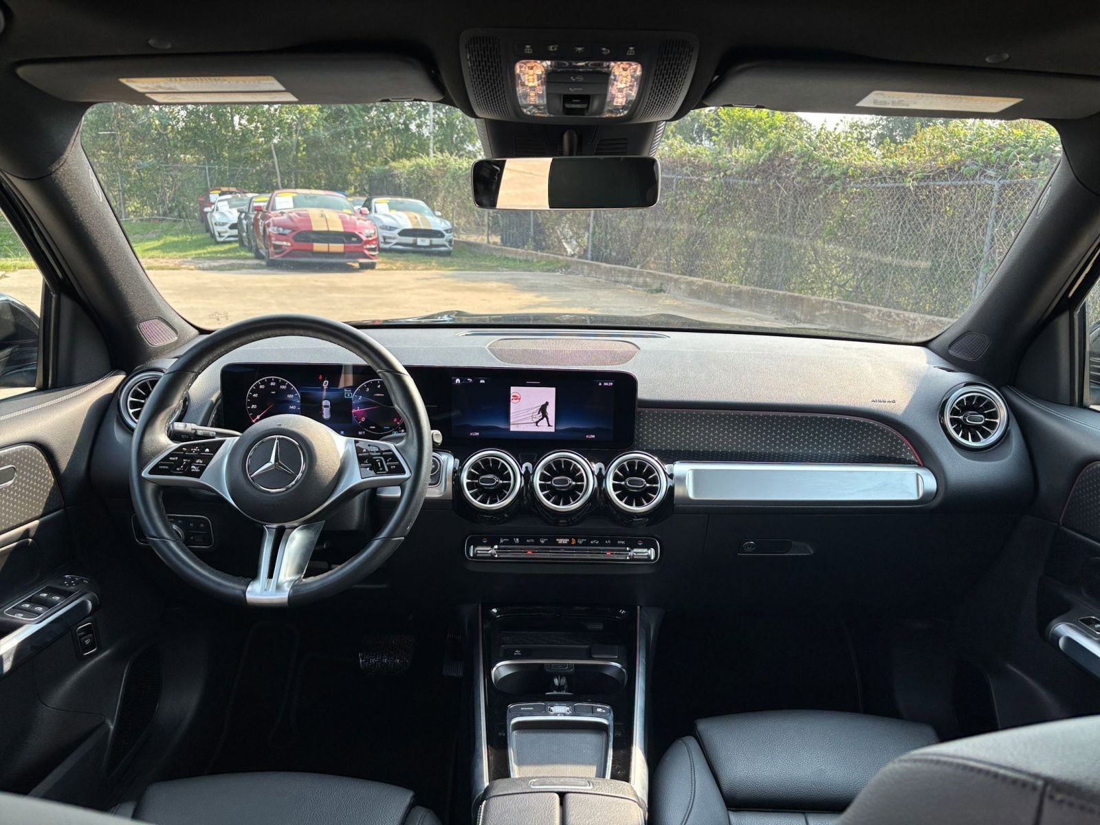 Thumbnail: 2024 Mercedes-Benz GLB - 32