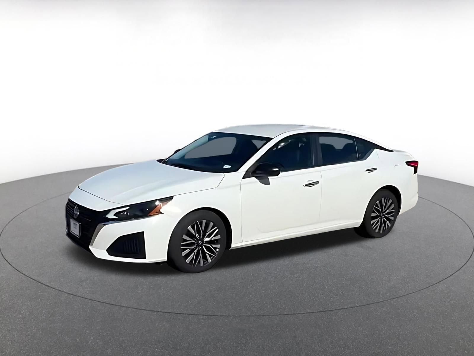 Thumbnail: 2025 Nissan Altima - 8