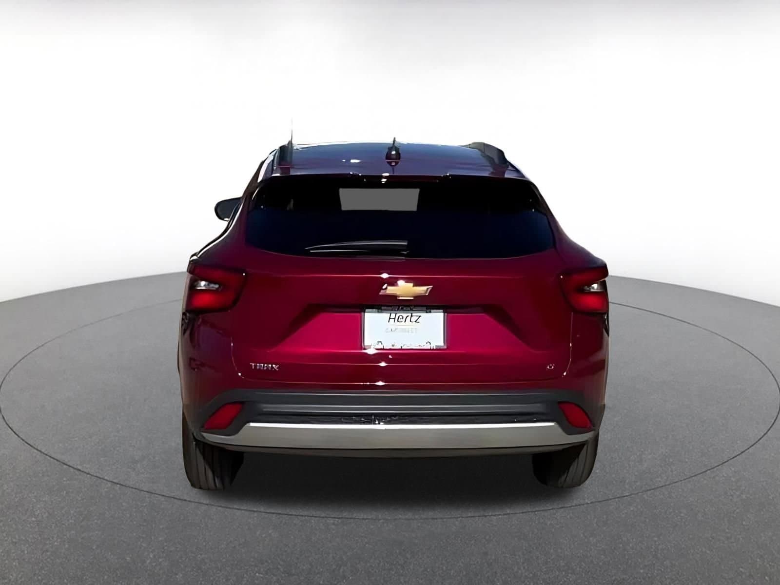 Thumbnail: 2025 Chevrolet Trax - 8