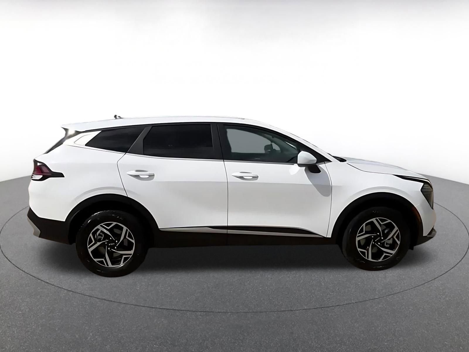 Thumbnail: 2025 Kia Sportage - 16