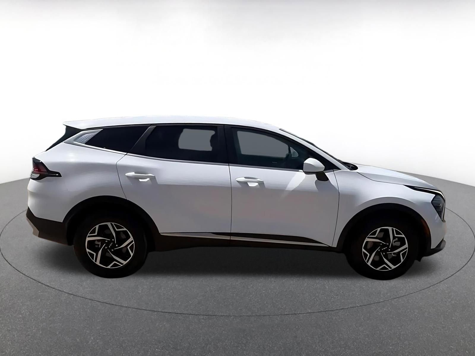 Thumbnail: 2025 Kia Sportage - 16