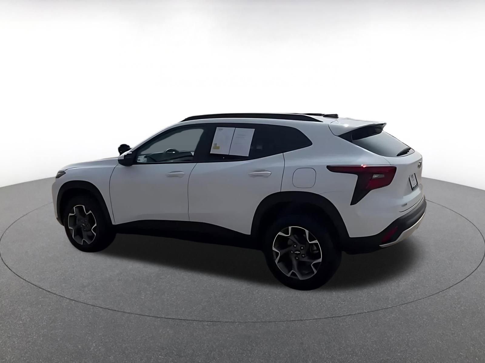 Thumbnail: 2025 Chevrolet Trax - 10