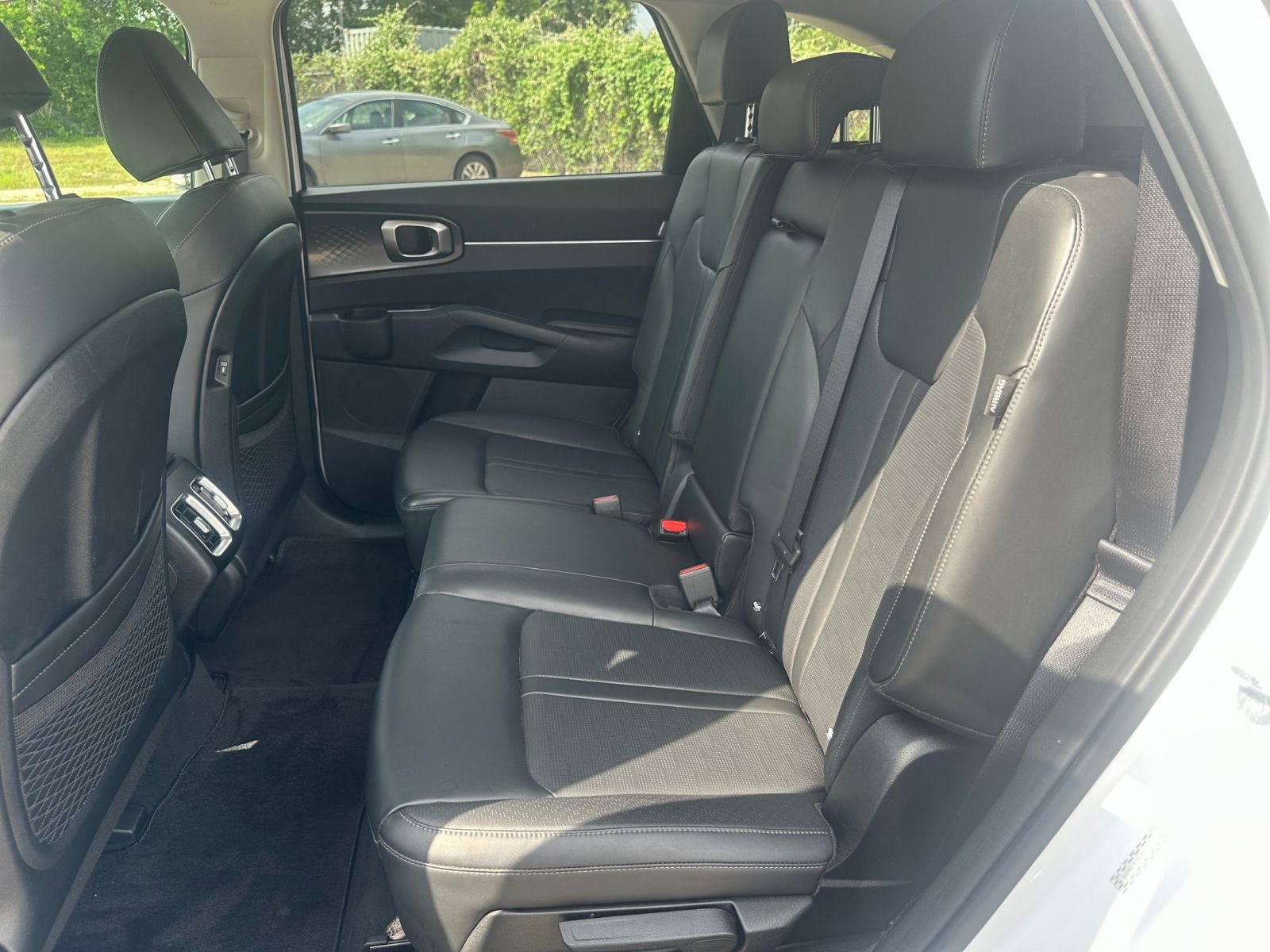 2024 Kia Sorento S 32