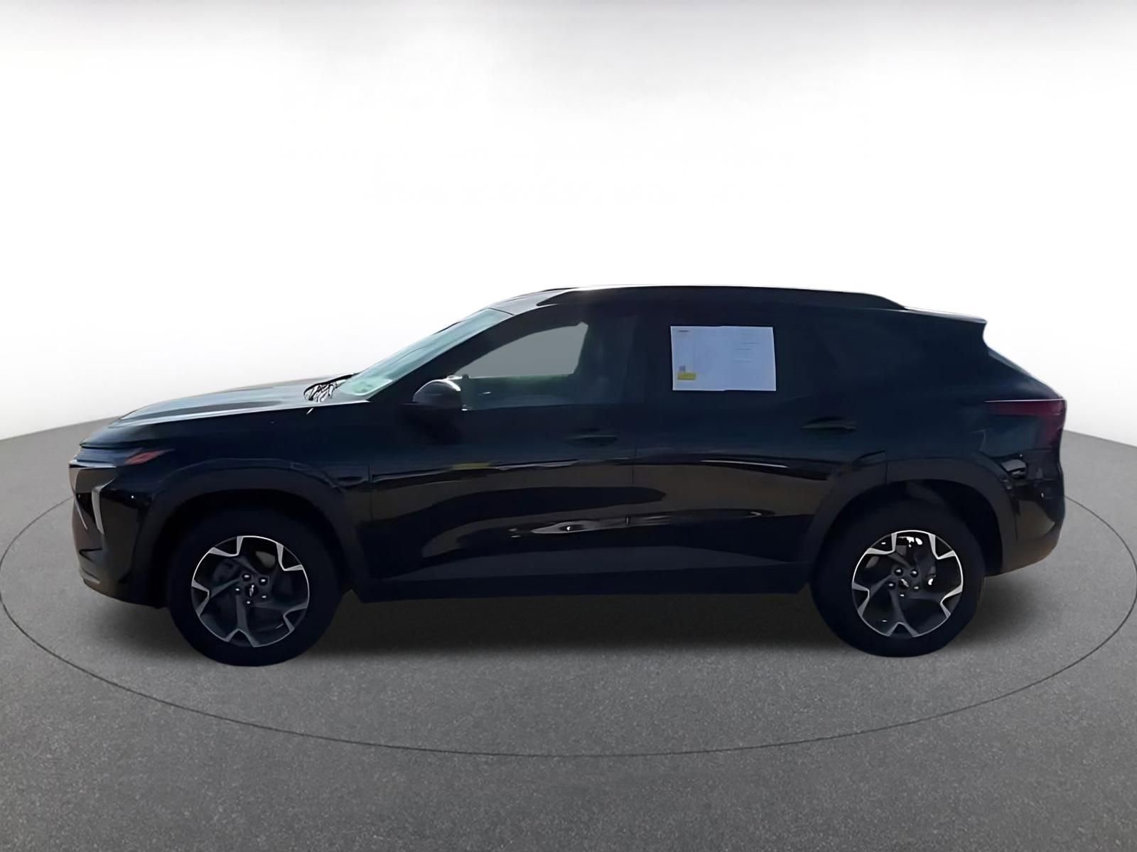 Thumbnail: 2025 Chevrolet Trax - 8