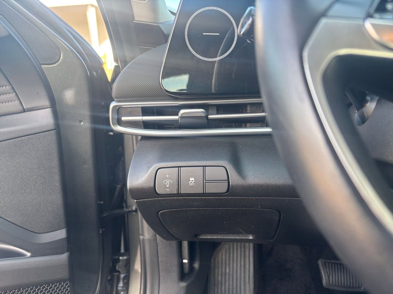 Thumbnail: 2025 Hyundai Elantra - 32