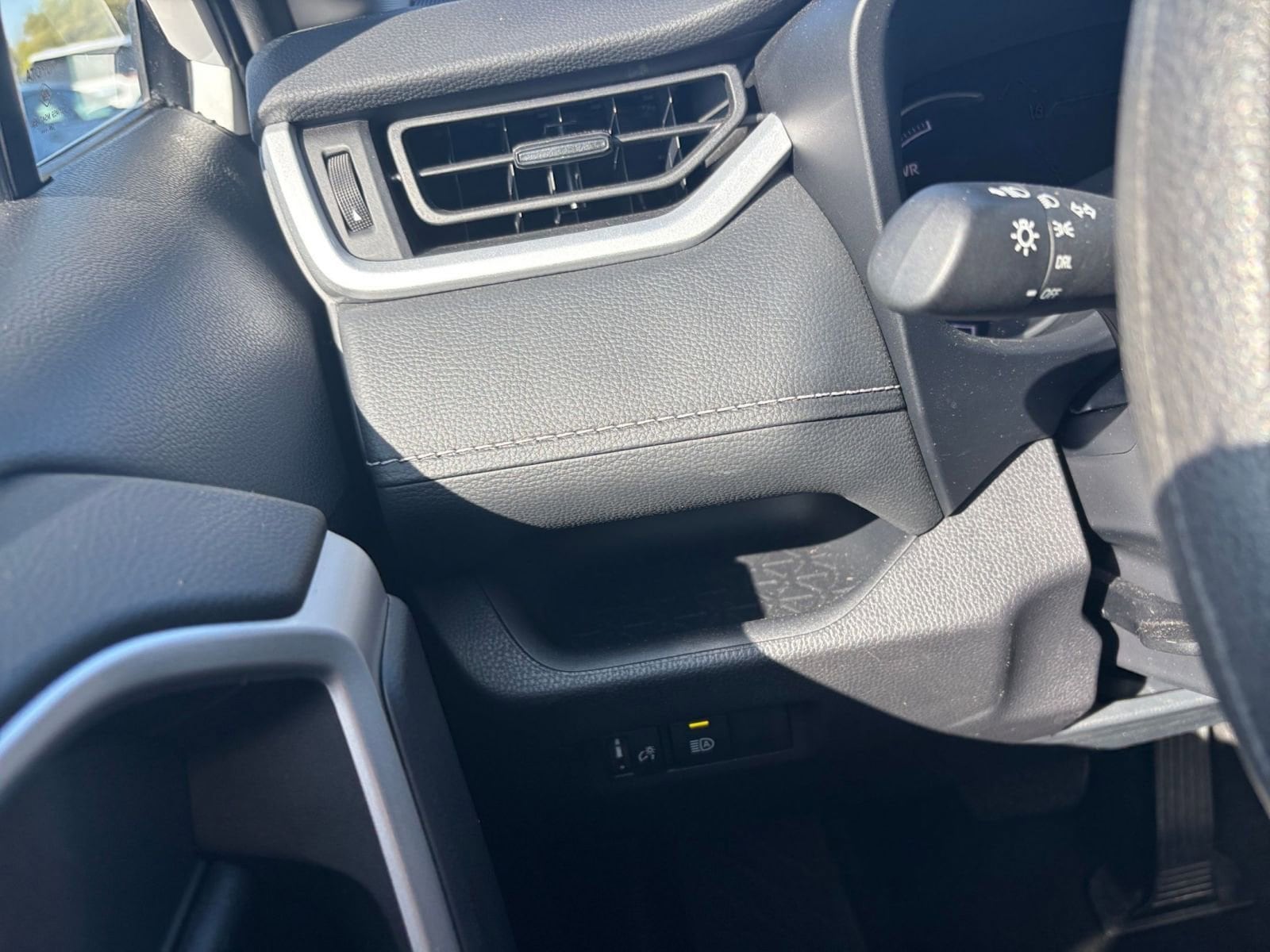 Thumbnail: 2025 Toyota RAV4 - 33