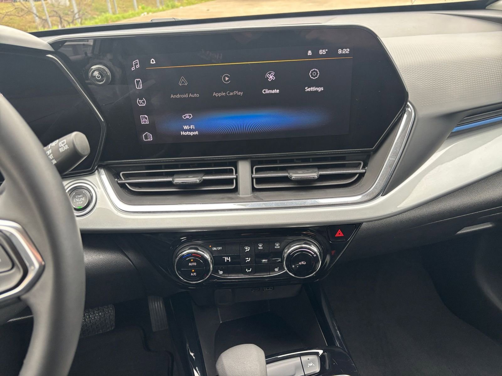 Thumbnail: 2025 Chevrolet Trax - 17