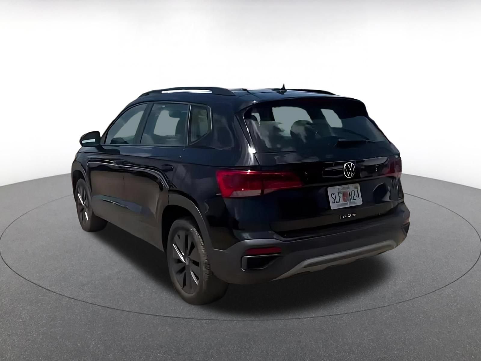 Thumbnail: 2024 Volkswagen Taos - 11
