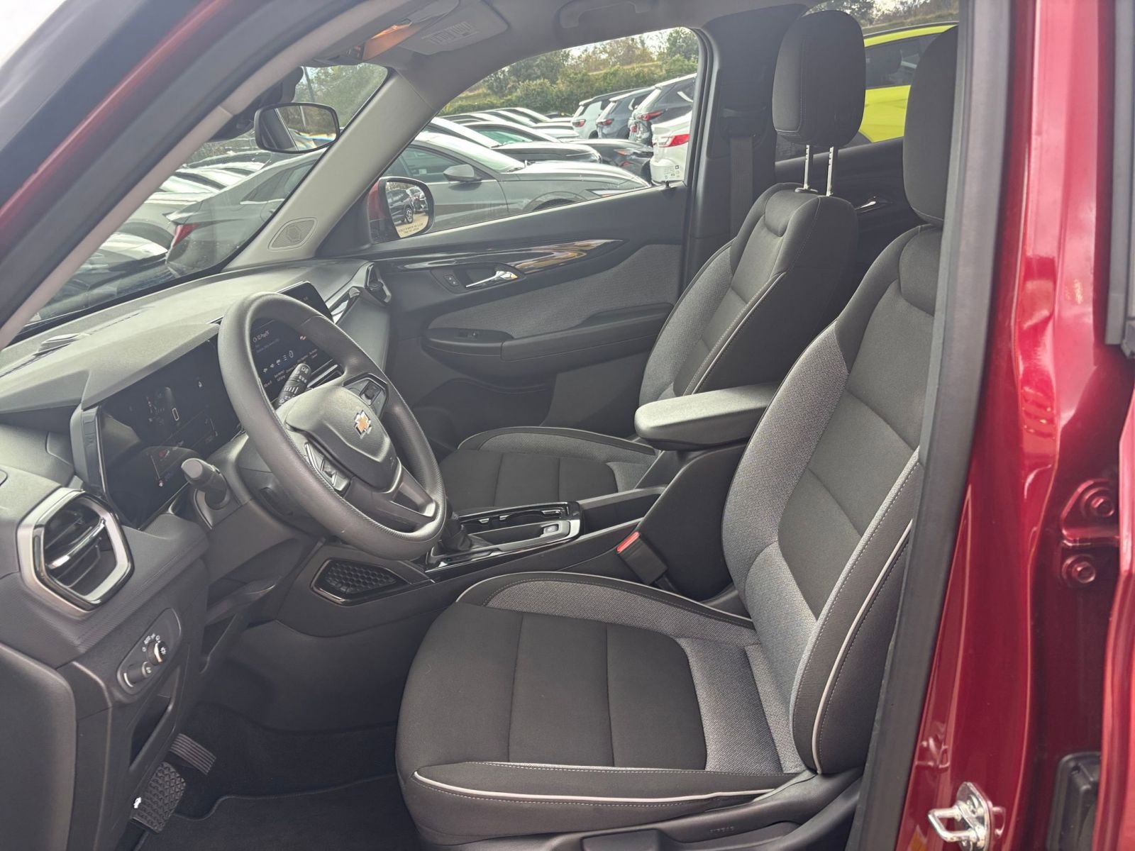 Thumbnail: 2025 Chevrolet TrailBlazer - 24